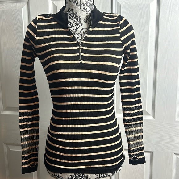 Free People Movement Peach Black XS Long Sleeve Zip Neck Thumb Holes - Picture 1 of 6